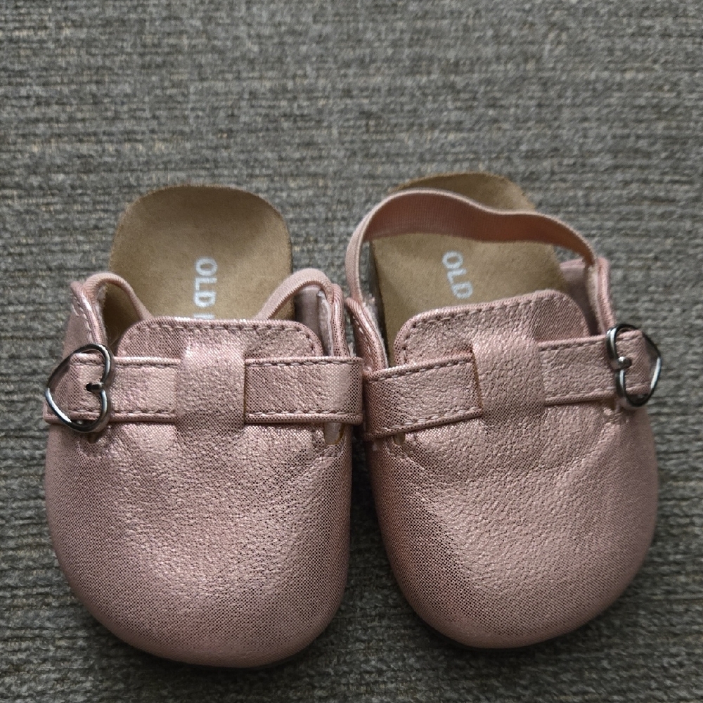 Old Navy Shimmering Pink Kids Moccasins